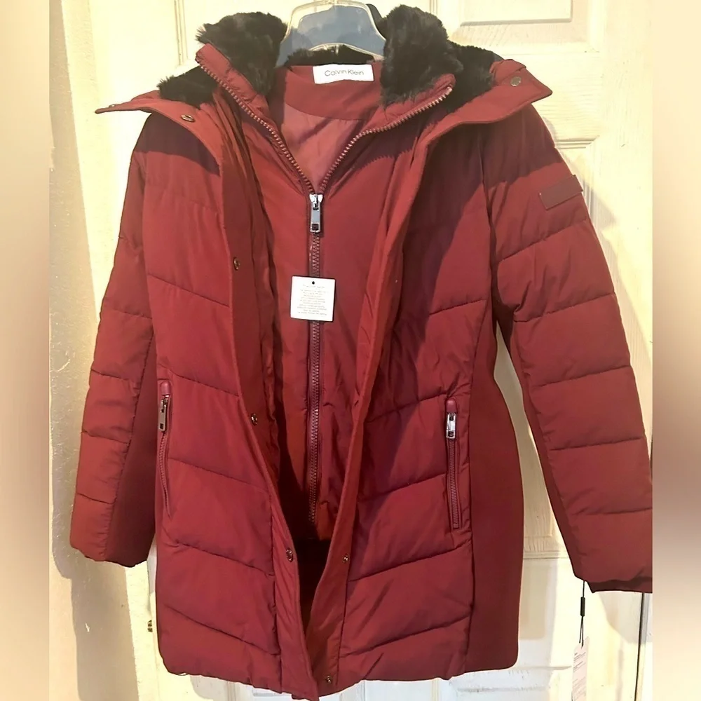 Calvin Klein NWT Burgundy Women’s Faux Fur-Lined Hooded Puffer Coat Size XS - Picture 1 of 12